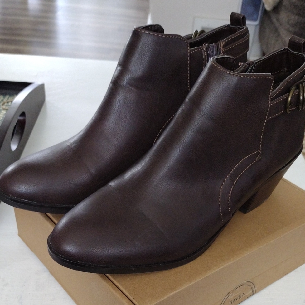 Brown Ankle Boots - Sz 9